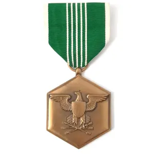 Insignes de barre de médaille en métal doré moulé sous pression personnalisés du fabricant insignes de barre surélevés médailles et récompenses d'aigle 3D médaille d'honneur avec ruban