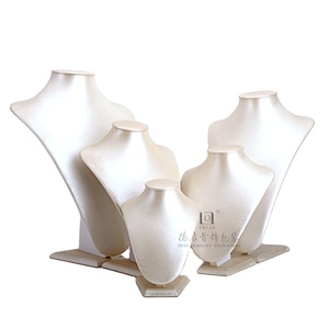 Présentoir à bijoux en cuir PU blanc sur mesure DEQI Factory, mannequins pour colliers, accessoires de bijouterie faits main de haute qualité pour boutique - Product Image 5