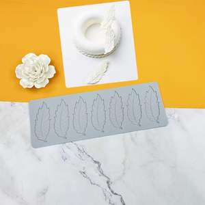 แม่พิมพ์ซิลิโคนรูป<span class=keywords><strong>หงส์</strong></span> สำหรับทำขนมเค้ก ตกแต่งด้วยลูกไม้ ขนนก ช็อคโกแลต แบบบาง กรอบ เป็นมิตรกับสิ่งแวดล้อม บรรจุในถุง OPP - Product Image 6