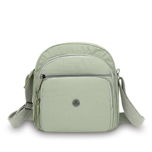 Sac bandoulière minimaliste pour femme Mason, carré horizontal, léger, en nylon, multi-couches, durable, pour les trajets quotidiens - Product Image 2