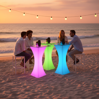 Table haute et chaises en PE éclairées par LED Loisirs en plein air Hôtel Fête en plein air Table de cocktail Ensemble de bar