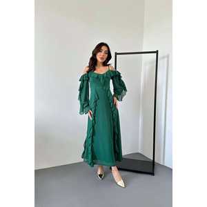 ชุดราตรีผ้าชีฟองสีเขียวมรกตแบบเปิดไหล่ แต่งระบาย ทรงเอไลน์ เอวธรรมชาติ ซ้อนชั้นโปร่ง - Product Image 5