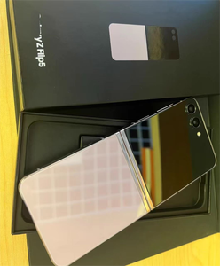Teléfono Inteligente Plegable Z Flip5 5G LTE, Octa Core, Pantalla AMOLED de 120Hz, Batería de 3500mAh, Multi-idioma, Doble SIM - Product Image 6