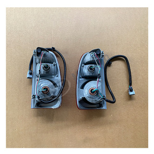 Piezas automotrices compatibles con las luces traseras de Tundra 2004-2006 (luces traseras halógenas originales) - Product Image 2