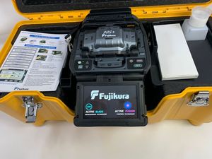 เครื่องเชื่อมใยแก้วนำแสง Fujikur Japan 90S+  ความเร็วเชื่อม 7 วินาที แบตเตอรี่ 6380mAh เชื่อมได้ 5000 ครั้ง พร้อมระบบ GPRS - Product Image 6
