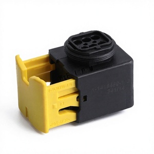 Connecteurs électriques femelles Tyco Amp ECU 6 voies/contacts/pôles pour automobile 1-1418469-1 - Product Image 1