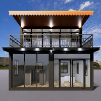 Maison modulaire moderne à deux étages en conteneurs avec balcon, portes coulissantes, fenêtres et toit à baldaquin