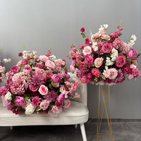 Composition florale artificielle rose vif et rose clair, anneau floral, centre de table de mariage, grande boule de fleurs