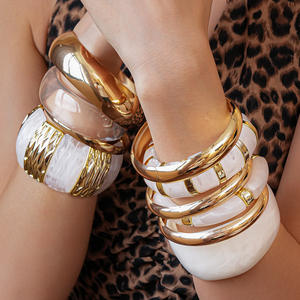 KAIMEI-Bracelet de Luxe en Résine à Vague Irrégulière Teinte en <span class=keywords><strong>Blanc</strong></span> Plaqué Or 18k, Nouveauté 2025 - Product Image 3