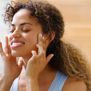 <span class=keywords><strong>Crema</strong></span> Idratante <span class=keywords><strong>Lenitiva</strong></span> Sbiancante Anti-Età Schiarente per la Pelle con <span class=keywords><strong>Calendula</strong></span> e Avena a Marchio Privato - Product Image 6