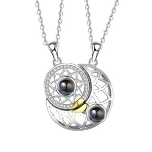 Dropshipping in acciaio inox sole a forma di luna cava ti amo le lingue 100 coppia ciondolo catena clavicola gioielli collana - Product Image 1