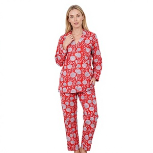 Magnifique ensemble de pyjama en coton biologique respirant à manches longues, imprimé floral rouge élégant, tenue de nuit assortie style bohème - Product Image 1