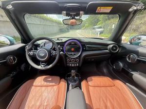 <span class=keywords><strong>Mini</strong></span> <span class=keywords><strong>CABRIO</strong></span> Artist Edition 2018, Auto Usado Convertible - Product Image 4