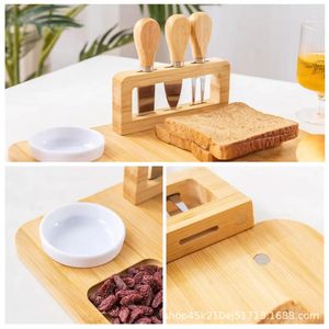 Ensemble de planches à fromage carrées en bambou avec 4 couverts pour servir du pain, des fruits, des légumes, plateau de style occidental - Product Image 2