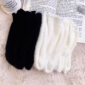 Women Solid Color Ruffled Mink Fleece Slouch <b>Socks</b> Mid Calf <b>Thick</b> Soft Warm <b>Fluffy</b> Versatile White And Black - Product Image 4