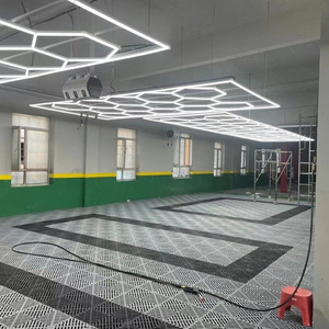 Venta al por mayor Hexagon Modular Ceiling Garage Light LED Car Beauty Station con luz blanca fría para aplicaciones en talleres - Product Image 3