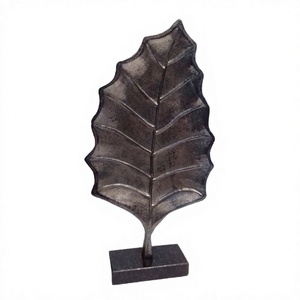 Escultura de hoja grande de metal, accesorios decorativos interiores para el hogar, estatuilla de acento de hoja de aluminio fundido, decoración de habitación - Product Image 1
