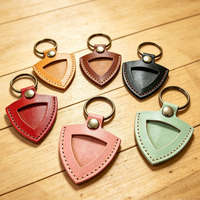 Porte-clés de rangement pour médiators de guitare en cuir PU, étui à médiators triangulaire avec fenêtre transparente, accessoire portable pour instrument de musique