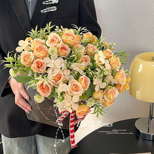 Ins Style Rose Silk Kunstbloem Klein boeket Decoratie voor Moederdag en Kerstmis Woonkamerornament Waterdicht - Product Image 6