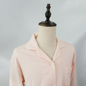 Vente en gros de vêtements de détente pour femmes en coton biologique 100% personnalisé Ensemble de pyjamas deux pièces à manches longues Doux et respirant pour le printemps - Product Image 5