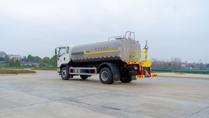 Camión Cisterna de Alta Calidad con Motor Diésel Shacman X9 de 15000L, Bomba de Agua, Emisión Euro 6 para Minería, Construcción y Trabajo en Altura - Product Image 3