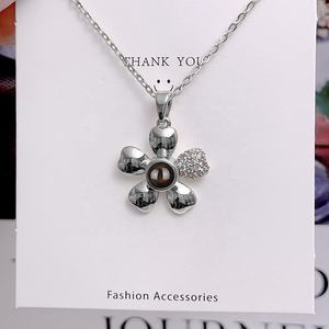 Shopify Agent a buon mercato collana vari I Love You 100 linguaggi proiezione collane gioielli Dropshipping europa - Product Image 3