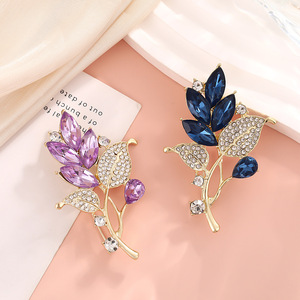 Crystal <b>Leaf</b> Rhinestone Brooch Women's Zinc Alloy 6x4Cm Party Accessory Elegant Corsage For Suit And Cheongsam - Product Image 2