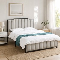 Lit en fer minimaliste pour chambre d'hôtel, robuste, blanc, rembourré, à lattes ventilées, avec double tube en acier et mousse, directement de l'usine
