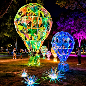 Escultura de Globo Aerostático Navideño Iluminado para Escenas de Pueblos Invernales, Instalaciones de Festivales al Aire Libre y Exhibiciones Nocturnas - Product Image 1