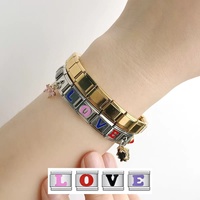 Bracelet à breloques en acier inoxydable 2025 FH020 Fang Heng pour femmes, breloques initiales rouges, noires et violettes, lettres 9 mm, breloques DIY