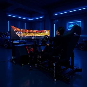 Salle d'expérience de course avec simulateur à trois écrans et quatre axes, grande plateforme dynamique de simulation de conduite automobile - Product Image 2