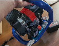 Compresseur d'air sans huile sans fil 20V Moteur Pompe à air alimentée par batterie au lithium portable Pistolet à clous pneumatique pour le travail du bois Fonctionnement silencieux