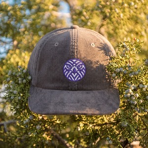Gorras de 6 Paneles con Logotipo Bordado Personalizado OEM, Gorras Clásicas de Pana Vintage Sin Estructura - Product Image 1