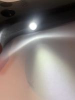 Outil d'évacuation d'urgence 3 en 1 pour voiture avec lampe de poche LED et coupe-ceinture de sécurité.