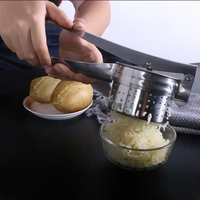 Roestvrijstalen Aardappelrijder Handmatige Stamper Voor Aardappelgroenten Babyvoeding 3 Verwisselbare Schijven Voor Fijn Medium Grof