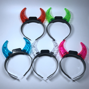 Accessoires de fête d'Halloween cerceau à cheveux en plastique avec cornes de boeuf rouge diable personnalisé bandeau à lumière LED bandeaux à lueur lumineuse - Product Image 2