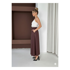 Jupe longue fluide marron pour femme avec poches latérales, aspect cuir, tissu laqué, longueur 95 cm - Product Image 4