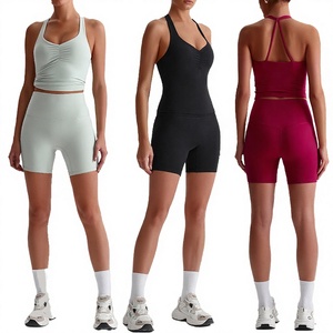 Ensemble de sport pour femme avec logo personnalisé : Débardeur de course à dos croisé et short cycliste taille haute pour gym, fitness et yoga - Product Image 2