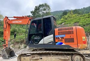 Excavatrice d'occasion Hitachi ZX200 de 20 tonnes en provenance du Japon, faible nombre d'heures de travail, excavatrice sur chenilles d'occasion, HITACHI ZX200 d'occasion à vendre en stock - Product Image 2