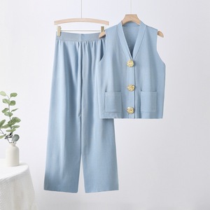 Conjunto de Mujer de Moda Verano 2026: Chaleco de Punto sin Mangas Transpirable con Botones y Pantalones de Pierna Recta Ancha - Venta al por Mayor para Boutiques - Product Image 2