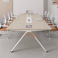 Table de conférence en bois avec chaises intégrées, capacité 10 personnes, design moderne et épuré, écologique, pour salles de réunion