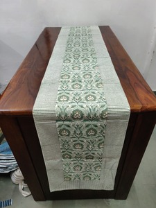 Caminos de Mesa de Algodón con Estampado Artesanal Ético Tamaño 13x80 pulgadas. Cantidad mínima de pedido: 30 piezas por diseño por color para personalización - Product Image 1