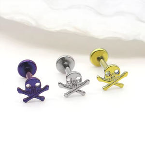 Boucles d'oreilles en titane Halloween F136 16g Punk Skull Hollow Tragus, anneau de cartilage en <span class=keywords><strong>spirale</strong></span> pour la lèvre, bijoux de corps pour <span class=keywords><strong>piercing</strong></span> d'Halloween - Product Image 3