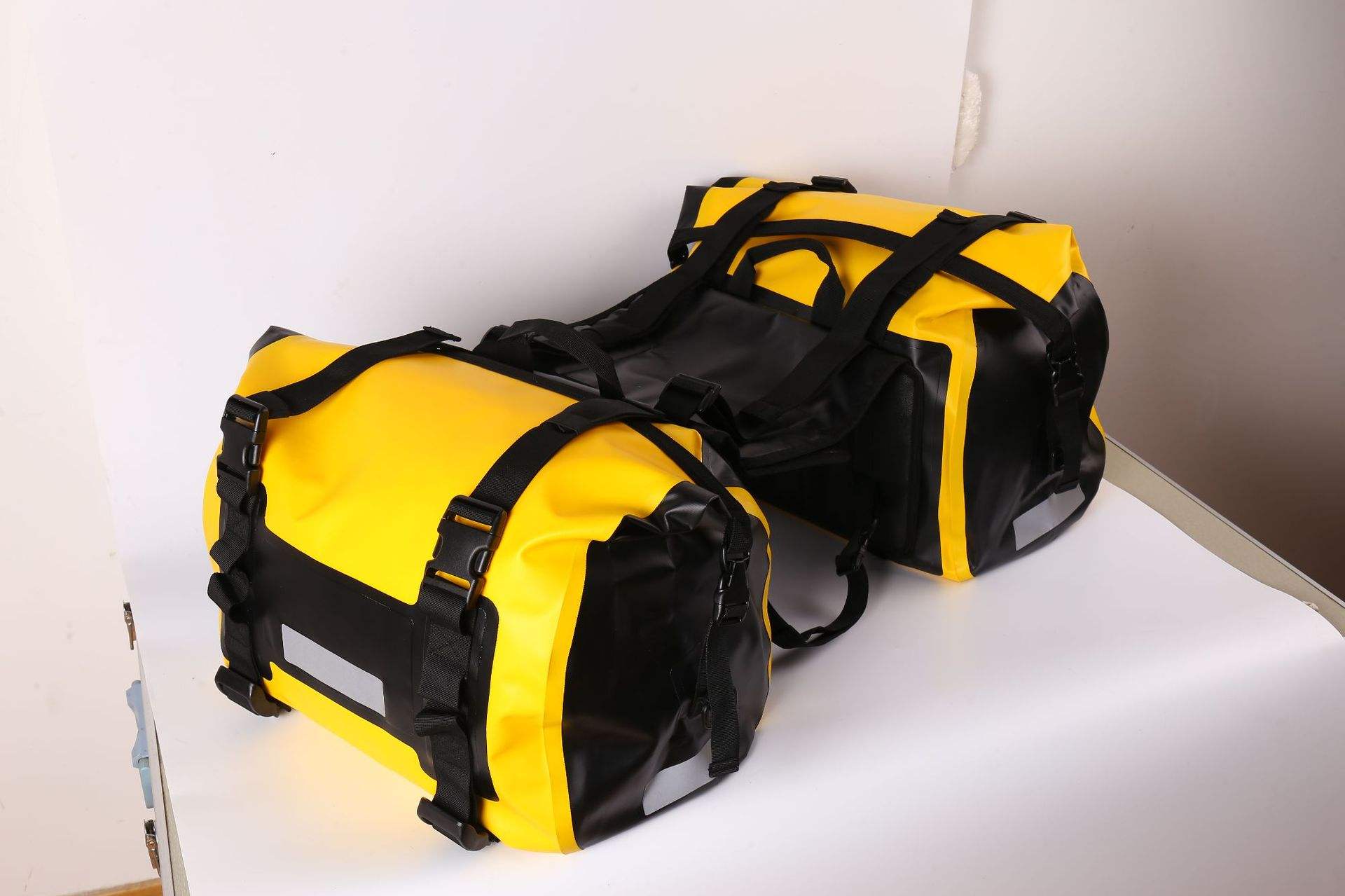 สีเหลือง