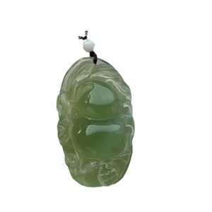 Colgante de jade natural con forma de fruta para colgar, colgante de jade Xiuyan, colgante para decoración del cuello - Product Image 1