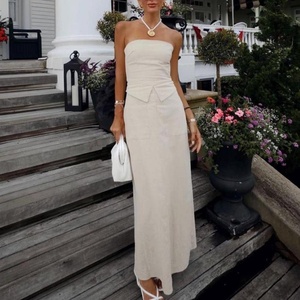 Robe longue décontractée d'été pour femme en coton et lin, sans bretelles et dos nu, collection OEM 2026 - Product Image 1