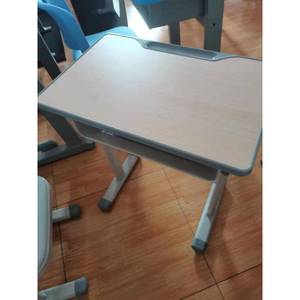 Ensemble pupitre et chaise scolaire Henmei, métal, réglable, pour élèves du primaire et du secondaire, 8020 - Product Image 3