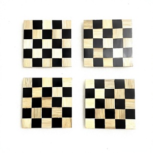 Sous-verres écologiques de conception d'échecs Tapis et coussinets de décoration de table Sous-verres de thé en résine de bois de style de luxe Sous-verres en résine antidérapants - Product Image 1