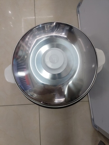 Olla Arrocera Eléctrica CTRONIC de 5L con Función de Mantener Caliente, Vaporera, Taza Medidora y Carcasa de Hierro para el Hogar - Product Image 5