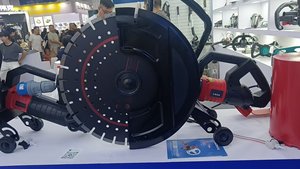 Scie à béton électrique portable 6000W moteur sans balais coupe-asphalte portable pour la coupe de routes et de construction - Product Image 3